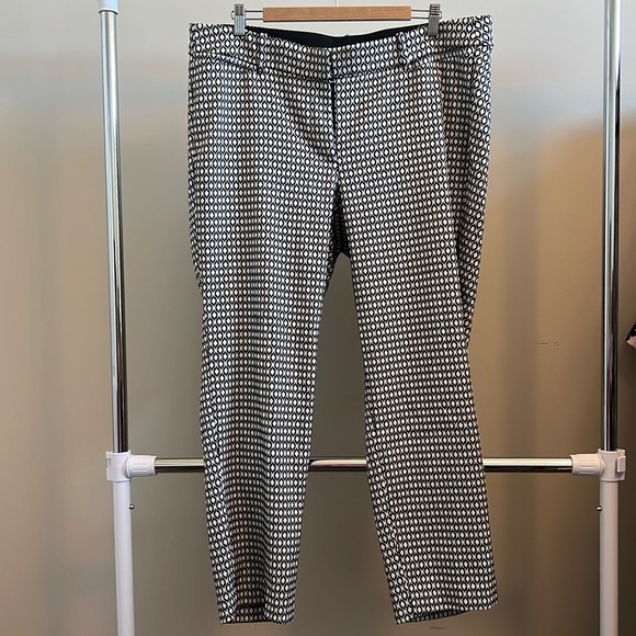 Lane Bryant Pants - NWOT Plus Size Black & White Patterned Stretch Dress Pants Size 20